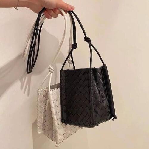 The Mini Knot Bag In Genuine Leather Spacious Compartment Weave Women Crossbody Bags Mini Bucket Bag Desginer Purses and Handbag