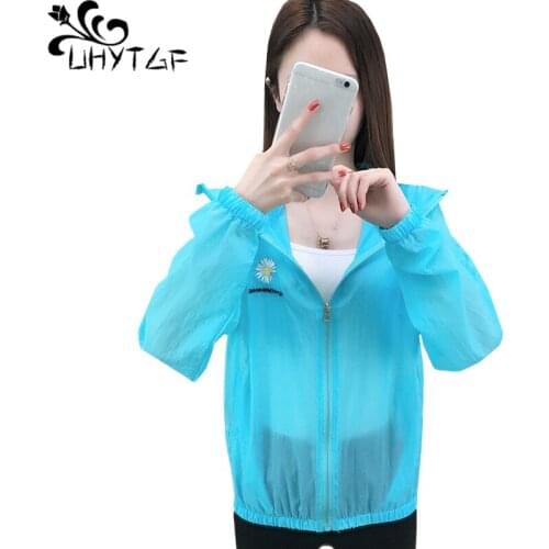 UHYTGF New summer sunscreen clothing Hooded Anti-UV Breathable outdoor thin jacket women soft comfortable ice silk top women 885