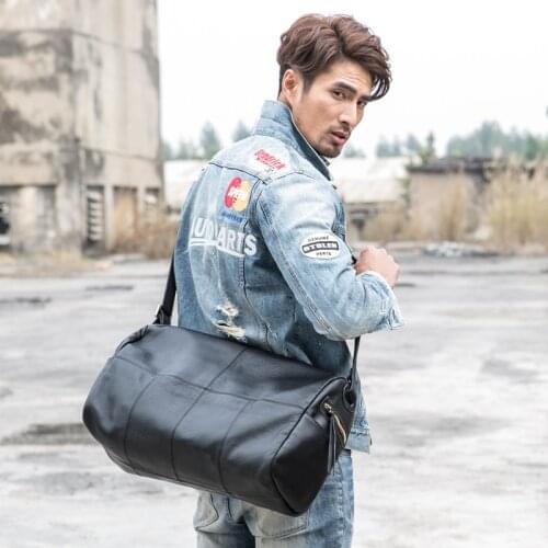 Leather Shoulder Bag Mens Large-capacity Travel Bag Casual Back Pack Men Short-distance Messenger Bag Head Layer Cowhide