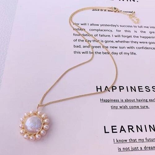 Free shipping 2021 women sweet flower shape real natural pearl bead handcraft pendant necklace hot selling wedding gift trendy