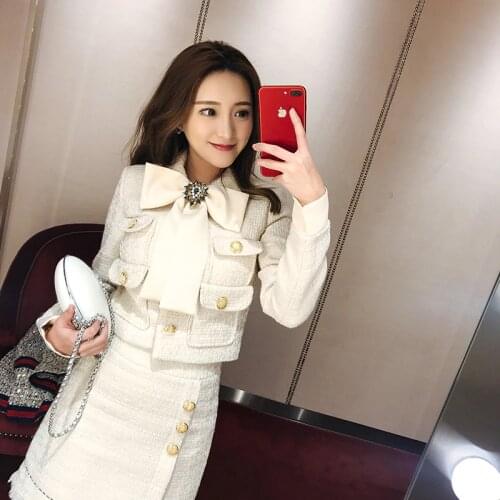 2021 high quality Runway two piece set Winter/fall Womens gold button Tweed blazer woolen slim jacket+crystal Bow Skirt 2pcs set