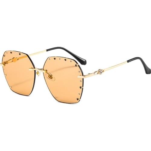 Personality Hollow Out Gradient Lens Women Sunglasses 2021 Fashion New Metal Eyewear Leg Big Frame Rimless Sun Glassses Outdoor