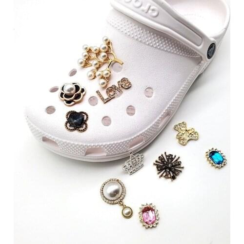 New Arrivals Luxury Charms for Crocs DIY Fashion Quality Clogs Shoe Decorations Bundle Elegant Pearl Croc Accessories All-match
