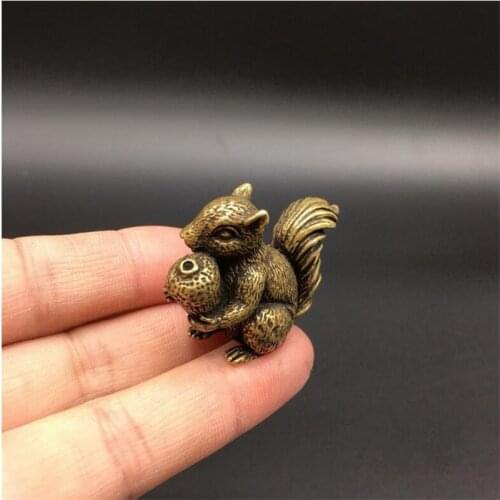 Copper Statue Collectable Chinese Brass Carved Animal Lovely Squirrels Eating Pine Cone Exquisite Small Statues