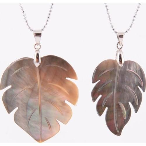 Natural Mother of Pearl White Shell Leaf Shape Unique Color Necklaces Pendant fit Female Charm Jewelry Flat Back D538