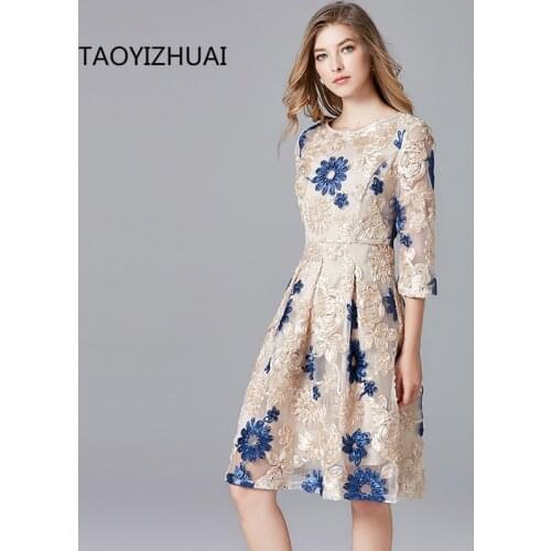 Big hem embroidered lace dress fat sister French reduction small fresh and versatile casual big flower fashion brand skirt