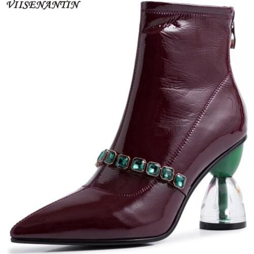 New Autumn and Winter New Cow Patent Leather Pointed Toe Profiled Heel with Diamond Chain Back Zipper High Heels Ankle Boots