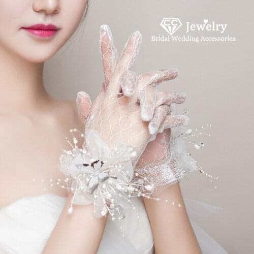 CC Lace Wedding Gloves Women Jewelry Engagement Accessory Bridal Dress 100% Handmade Flower Shape Mittens Mesh Short Gants QS82
