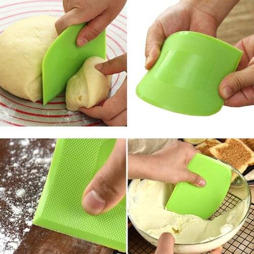 1PC Plastic Cake Cream Spatula Dough Butter Batter Scraper Baking Tools ough Cutting Tools Kitchen Gadgets Green and White