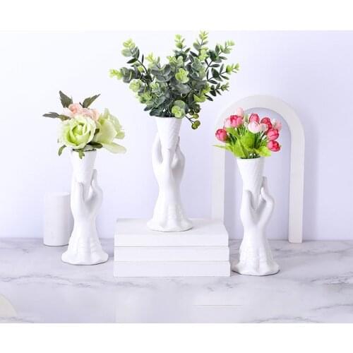 American Jonathan Adler Holding Ice Cream Hand Model Ceramic Flower Arrangement Vase Home Decorations Cute Ornaments