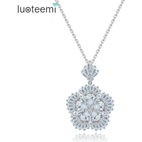 LUOTEEMI New Design Fashion Exquisite Flower Gem Petals Pendant Charming Necklace Jewelry Items for Women Bridal Wedding Gift