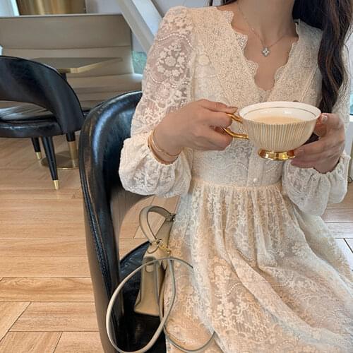 2021 Spring New Elegant Slim Lace Dress Womens French Retro Waist Long Sleeve Base Long Skirt Womens V-neck Sweet Dress Y484