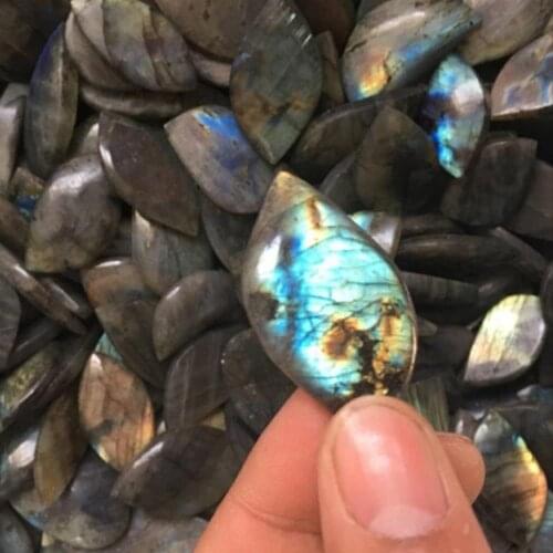 1pcs Random Natural Colorful Labradorite Quartz Crystal Polish Stone