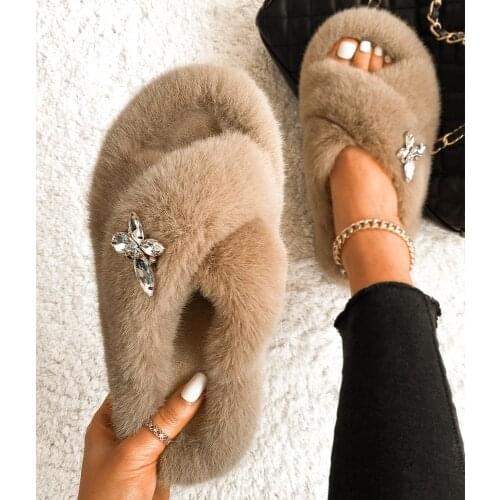 Women Fluffy Slippers Rhinestone Bee Decor Faux Fur Slides Luxury Designer Platform Sandals Animal Slippers Casual Winter Shoes