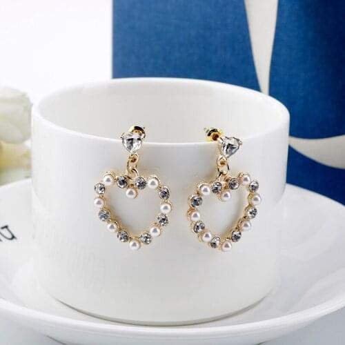 Sweet Enamel Heart Hook Earrings for Women Girl Gold Color Metal Love Heart Hanging Dangle Earrings Vintage Jewelry