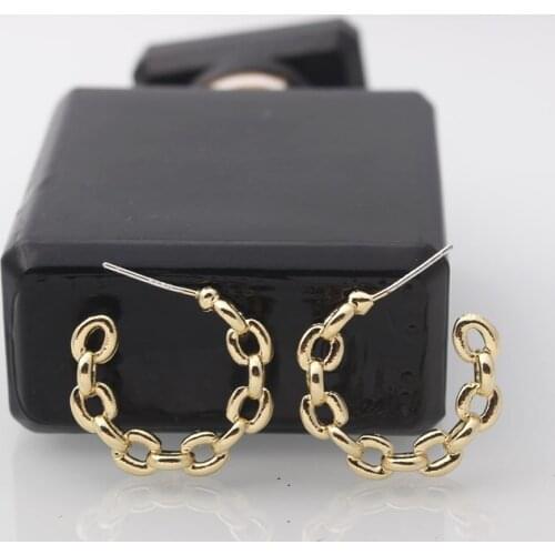 Hollow Twist Chain Stud Earings Brincos Simple Party Exquisite Gold Color Small Round Metal Link Earrings for Women Jewelry