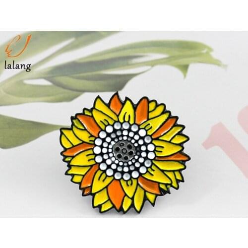 New Arrival Sunflower Pin Brooches Sunflower Petal Badge Yellow Flower Brooch Alloy Backpack/Bag/Jeans Jewelry