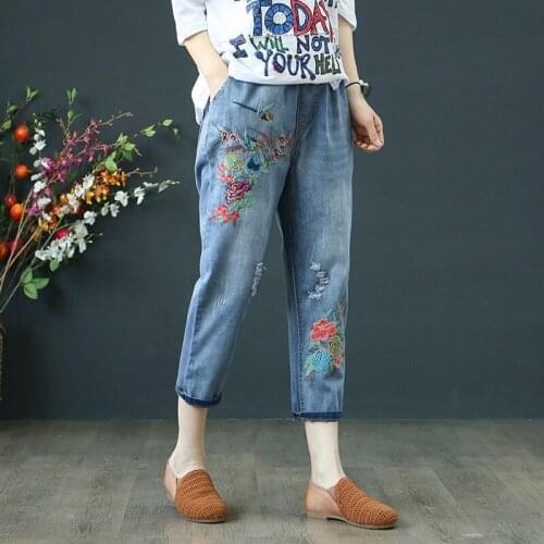 Women Jeans Summer Fashion Vintage Flower Embroidery Hole Elastic Waist Calf-length Denim Pants Jeans mujer