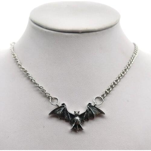 Bat Chain Necklace Metal Fashion Vintage Punk Gothic for Women Animals Choker Halloween Collar Hip Hop Girls Jewelry Gift