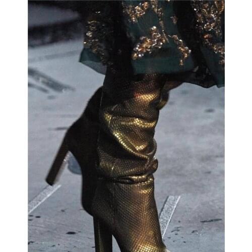 Square Heel Womens Boots Runway Show Pointed Toe Gold Snakeskin Grain Woman Long Boots Rome Style Pleated Ladies Shoes 2021