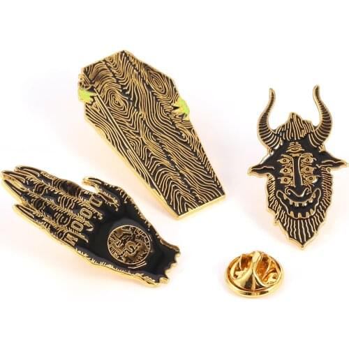 Hands of doom brooch Satan sees all Coffin creep Halloween pin Badges enamel pins Horror jewelry Gothic brooches for women men