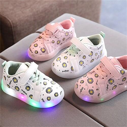 2021 Fashion Spring New Light-up Light Boys And Girls White Shoes LED Flash Casual Childrens Shoes Sneakers DX004