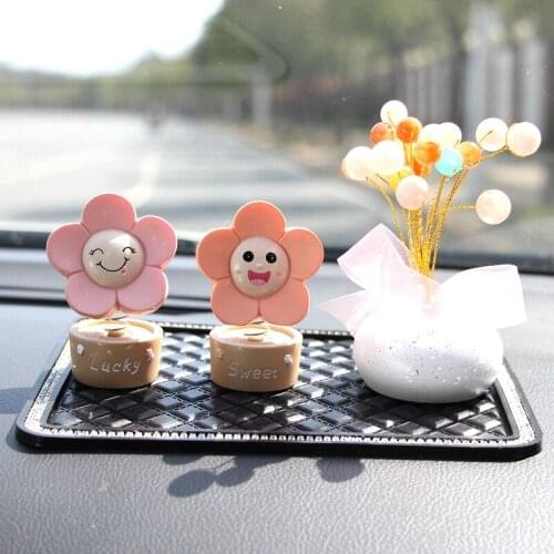 4colors Sweet Sunflowers Car Dashboard Ornament Auto Interior Accessories Decoration Swing Model Desk Decoration Gift