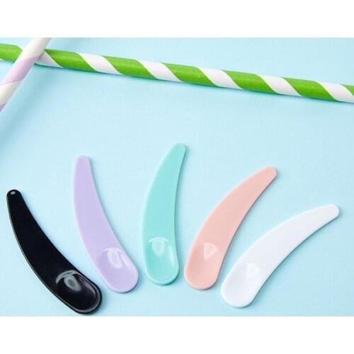100 x Mini Facial Face Foot Mask Sticks New Plastic DIY Lotion Cream Skin Care Spoon Cosmetic Spatulas Scoop for Makeup Products