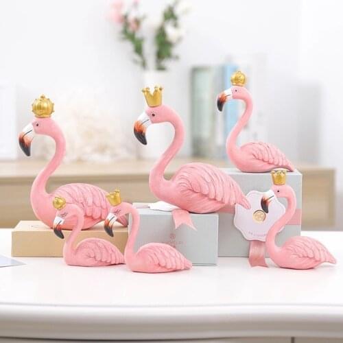 Nordic Pink Flamingo Resin Ornaments King Queen Home Living Room Desktop Fairy Craft Garden Miniature Ornament Gift Decoration