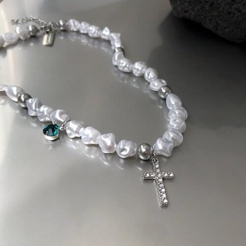 HANGZHI 2021 New Hip Hop Light Luxury Irregular Pearl Stitching Cross Necklace Mens Girls Womens Fashion Jewelry