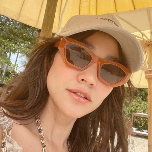 2021 New Fashion Vintage Small Cat Eye Sunglasses Women Brand Designer Punk Black Sun Glasses Female Shades Oculos Feminino