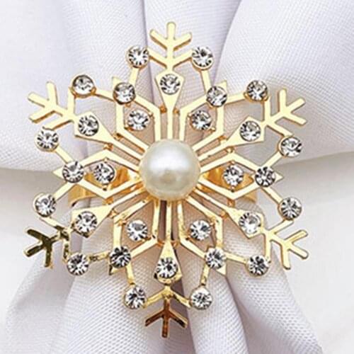 6Pcs/Set Christmas Exquisite Napkin Ring Visual Effect Alloy Creative Snowflake Shape Napkin Clip for Kitchen Hotel Table Decor