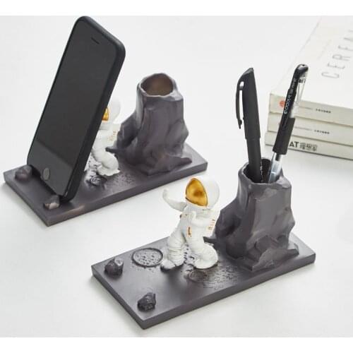 Desktop Cellphone Support Stand Pen Storage Holder Resin Astronaut Model Table Ornaments Spaceman Figurines Home Decor Crafts