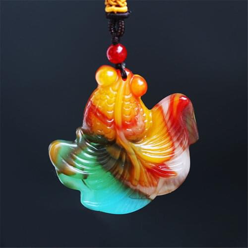 Venta al por mayor de Onyx de siete colores con colgante de pez dorado para mujeres y hombres