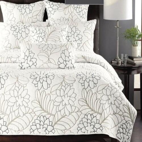 Cotton 3pcs embroidery patchwork quilt with pillow sham king size aircondition bed cover/bedspread free shipping