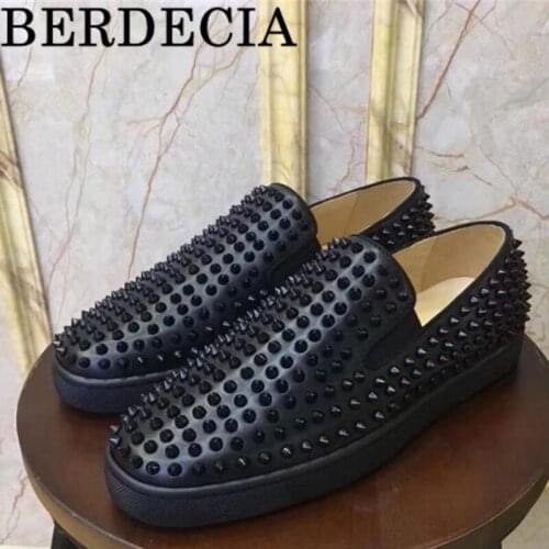 Full Spikes Manual Low Top Artificial Leather Sneakers Spring Rivet Outside Party Shoes Black White Colors Chaussures Male