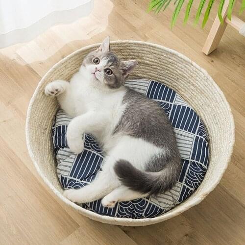 Natural Braided Corn Leaf Cat Bed Basket with Cushion, Woven Cat Nest Cozy Cuddler for Dogs & Cats