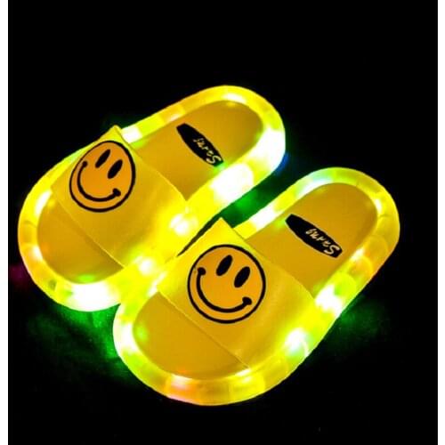 2020 Children Sandals led light summer outside slippers boy girl cute flat slippers children`s hot sandals