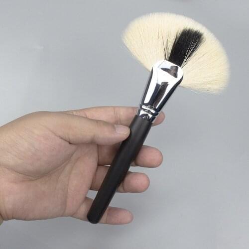 VVR Makeup Brushes Goat Hair Highlighter Brush Sculpting Sculpting High Quality Brush Professional Makeup Brush Make Tools