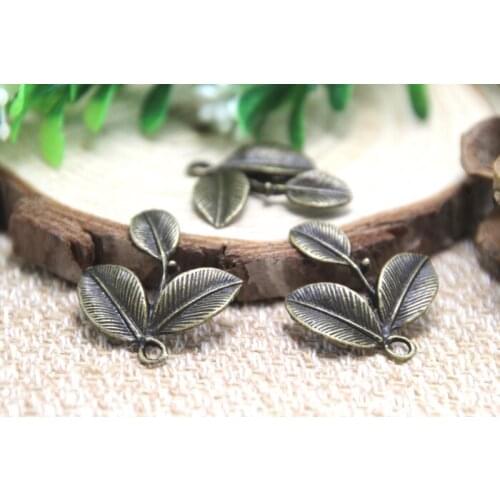 15pcs--Antique Bronze Lovely Three Leaves Leaf Charm Pendant 23x24mm