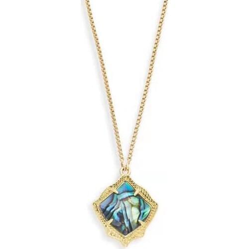 Women Necklace Shell Necklace Colorful Shell Square Pendant Necklace Bohemian Style Sweet Cute Surprise Gift for Girlfriend