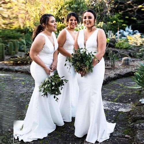 2021 Cheap White V Neck Bridesmaid Dresses Sweep Train Mermaid Women Long Wedding Party Dress Evening Vestido Madrinhas