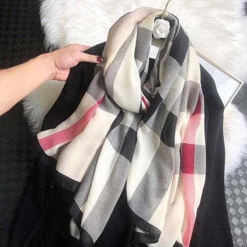 2021 Women Cotton Scarf Fashion Printed Foulard Hijab Bandana Shawl Lady Wrap Autumn Beach Stoles Warm Pashmina Echarpe