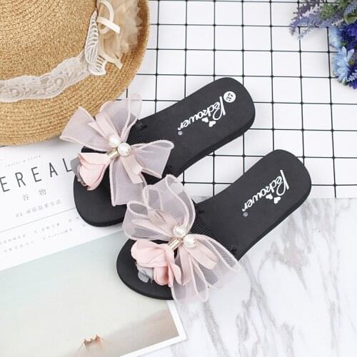 2019 Pearl Flannel Camellias Soled Flip Flops Slippers New Design Muffin Bottom AM Cheap Beach Shoes For Ladies Slip On