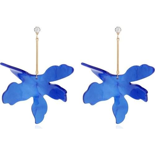 2021 Fashionable Glamour For Women With Irregular Butterfly Earrings