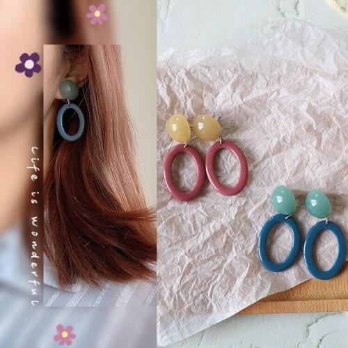 2021 New Morandi color contrast earrings earrings ins retro style personality hipster net red cold wind ear clip jewelry female