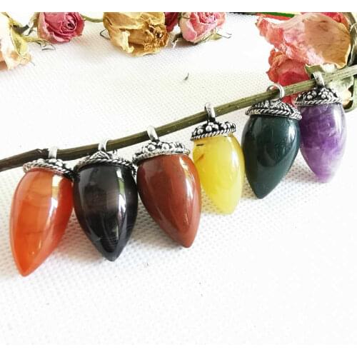 Natural Stone Crystal Chili Hot Pepper Pendants Tibetan Ethnic Vintage Craft Copper Capped Stone from Nepal TBP545