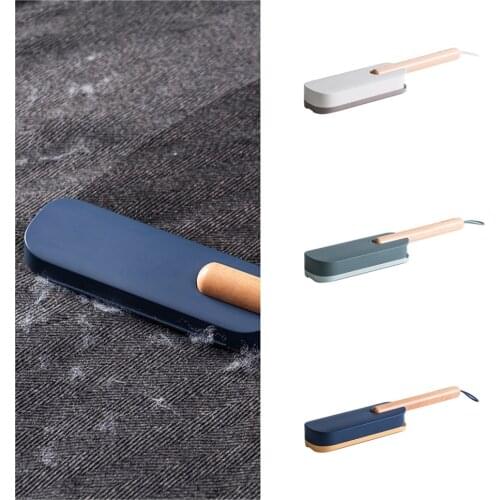 Lectrostatic Adsorption Dust Removal Brush Beech Handle Lint Rollers Pet Hair Remover Home Cleaning Accessories For Clothes Bed