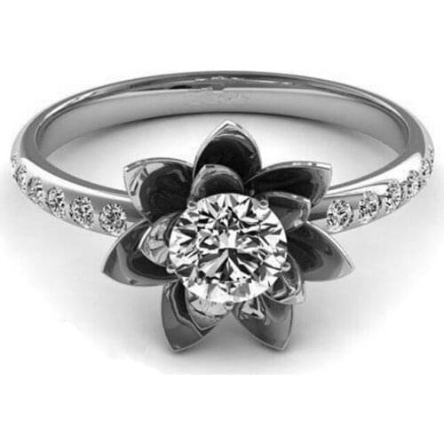 2019 New Luxury Rings For Women Multi-petal Flower Cubic Zirconia Crystal Silver Color Wedding Party Xmas Gift Fashion Jewelry