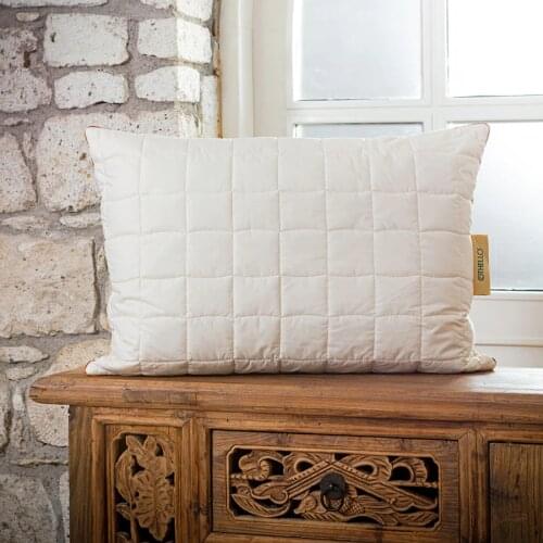 OTHELLO WOOLLA ORGANIC PURE WOOL PILLOW WITH QUILTED COVER. WASHABLE NATURAL BRITISH WOOL FILLING. PRODUCED IN TURKEY. 50X70